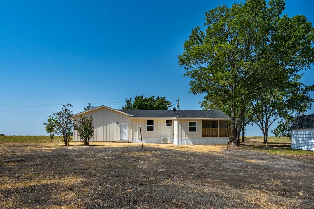 9415 STATE HIGHWAY 50 Ladonia, TX 75449