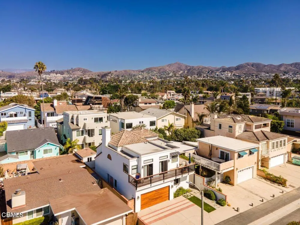 1027 Brockton Lane Ventura, CA 93001