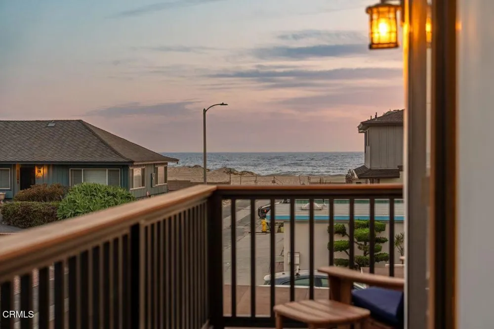 1027 Brockton Lane Ventura, CA 93001