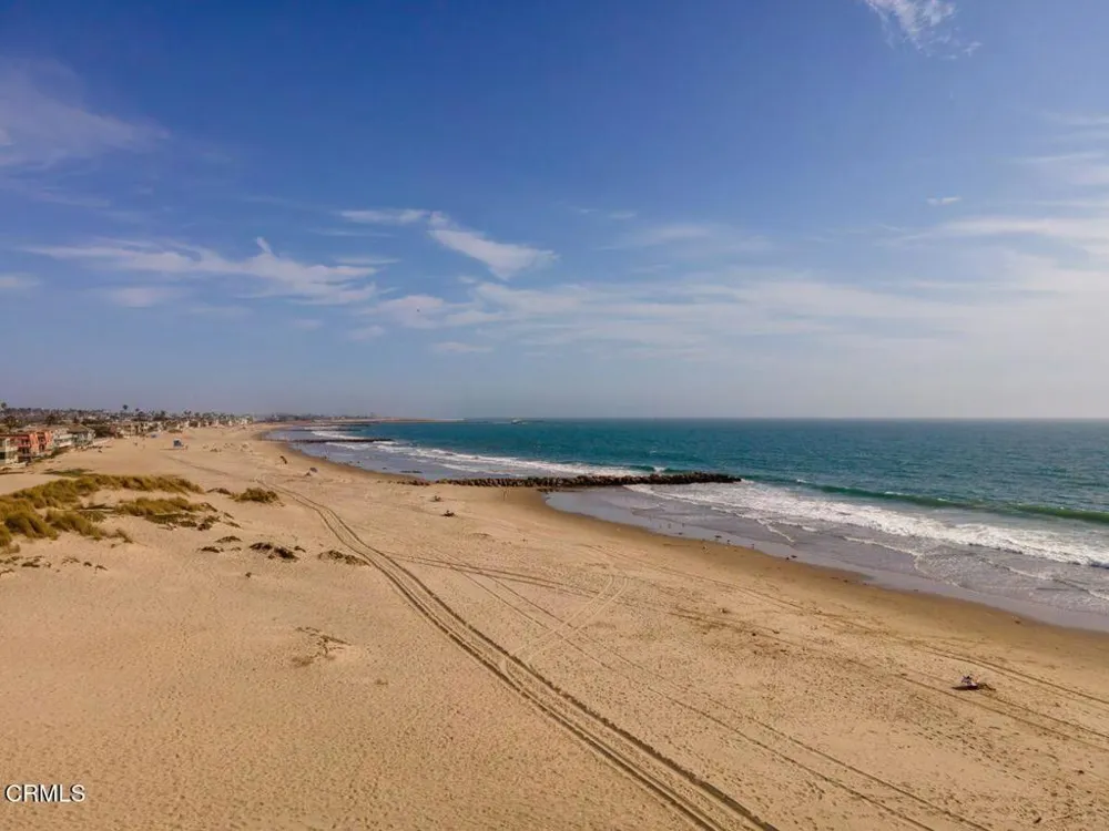 1027 Brockton Lane Ventura, CA 93001
