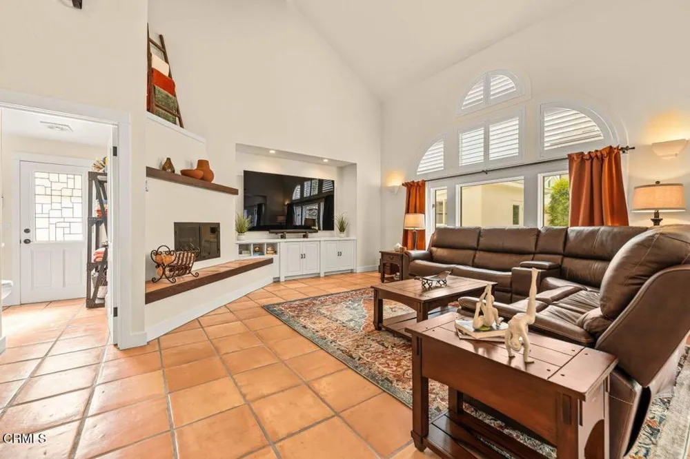 1027 Brockton Lane Ventura, CA 93001