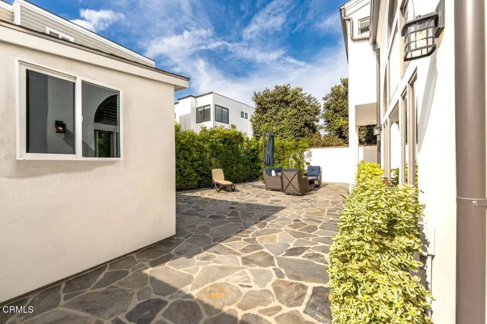 1027 Brockton Lane Ventura, CA 93001