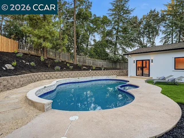 27 Crest Ave Alamo, CA 94507