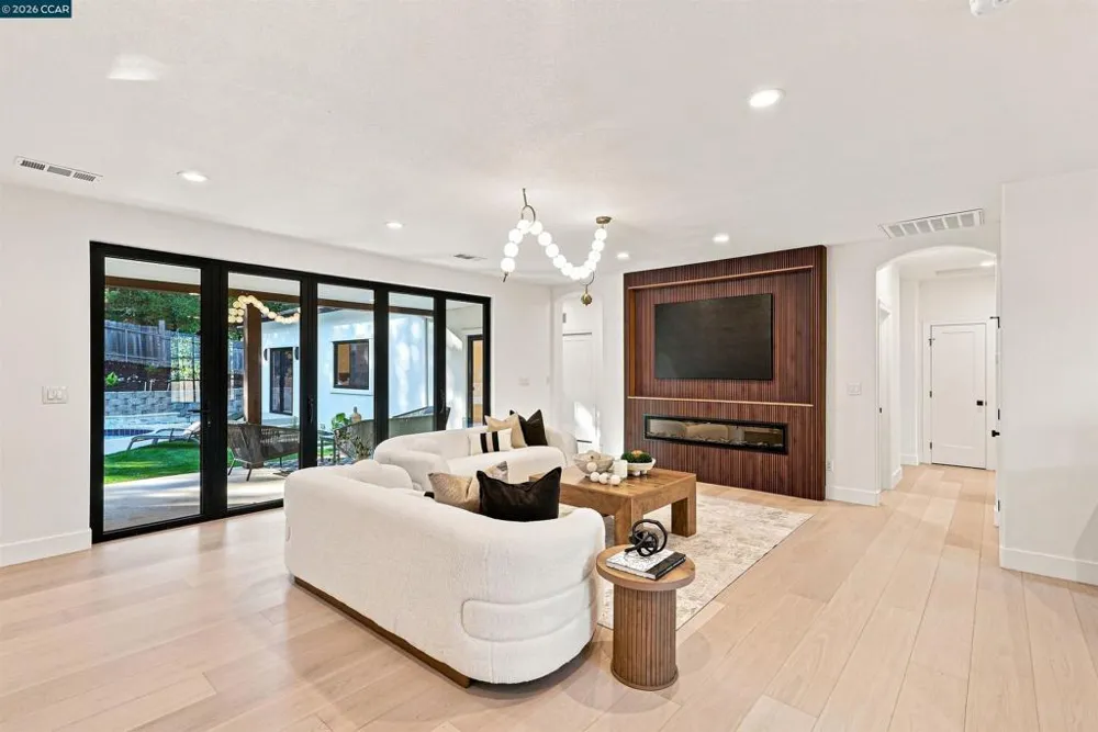 27 Crest Ave Alamo, CA 94507
