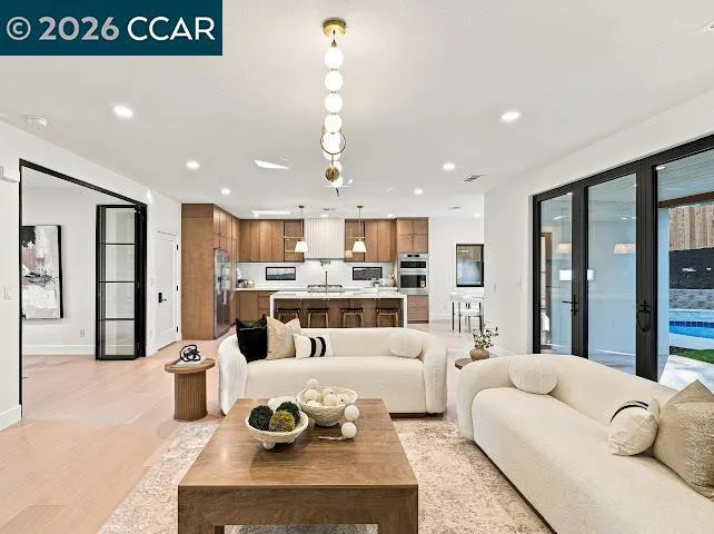 27 Crest Ave Alamo, CA 94507