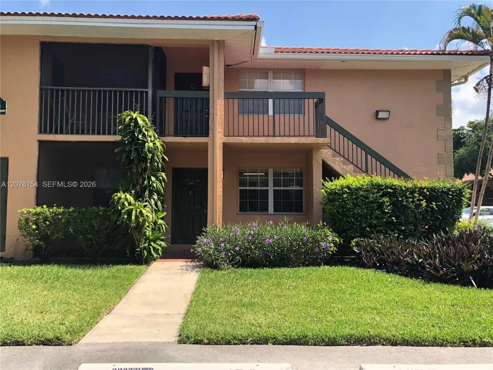 700 NW 103rd Ter #101 Pembroke Pines, FL 33026