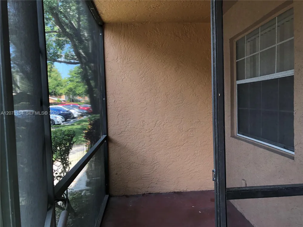 700 NW 103rd Ter #101 Pembroke Pines, FL 33026