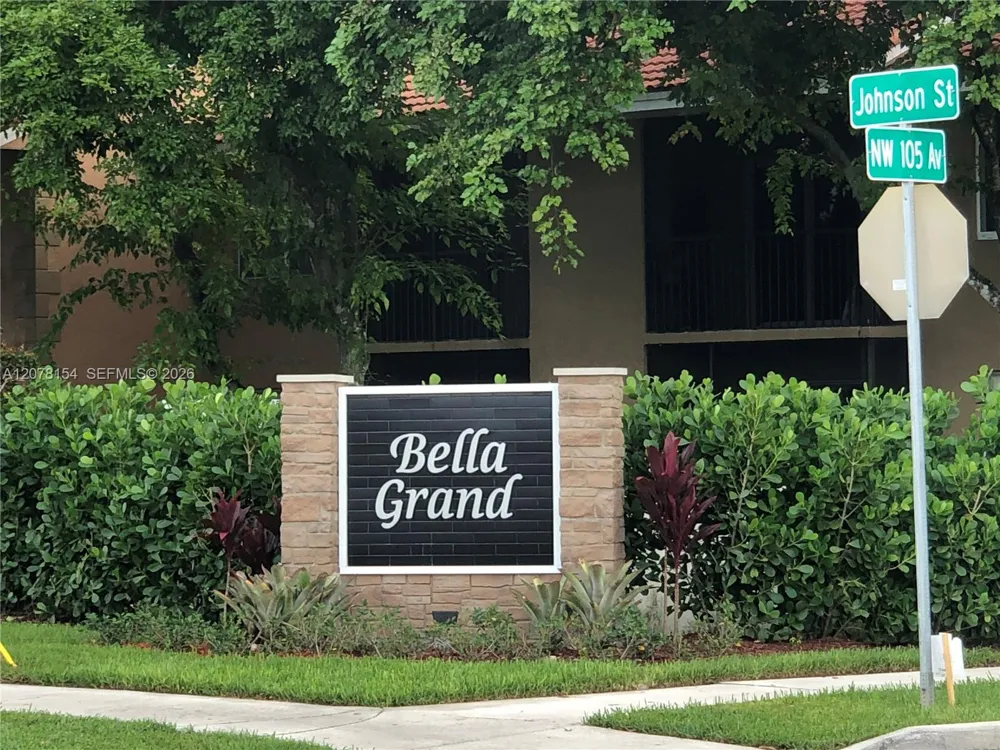 700 NW 103rd Ter #101 Pembroke Pines, FL 33026
