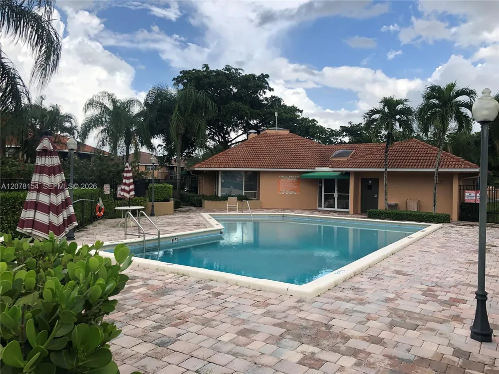 700 NW 103rd Ter #101 Pembroke Pines, FL 33026