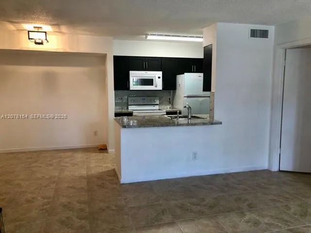 700 NW 103rd Ter #101 Pembroke Pines, FL 33026
