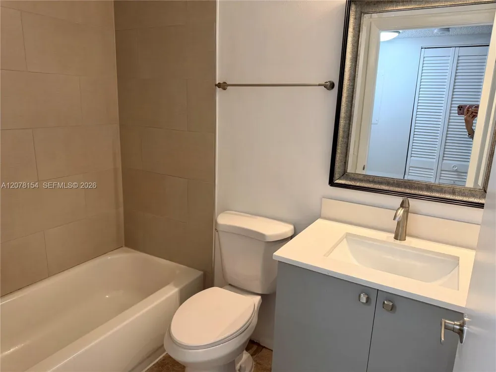 700 NW 103rd Ter #101 Pembroke Pines, FL 33026
