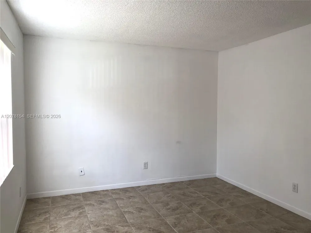 700 NW 103rd Ter #101 Pembroke Pines, FL 33026