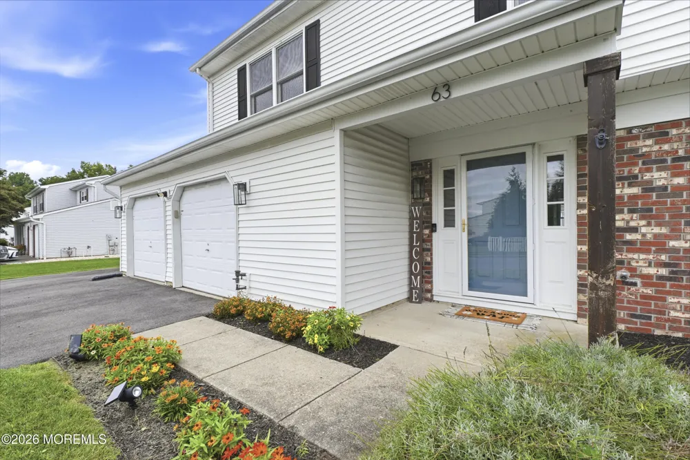 63 Hedgewood Road Howell, NJ 07731