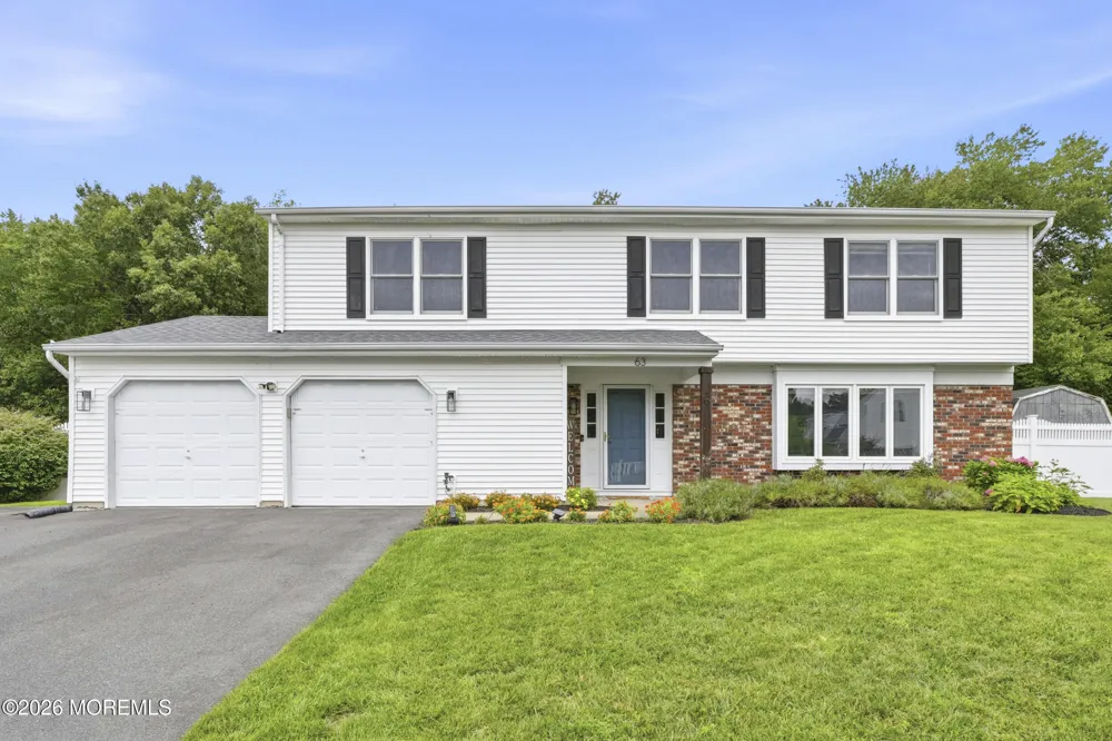 63 Hedgewood Road Howell, NJ 07731
