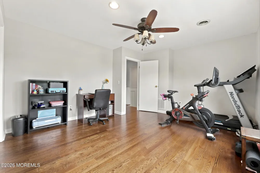 63 Hedgewood Road Howell, NJ 07731
