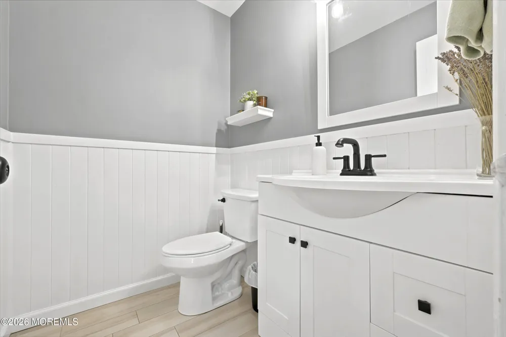 63 Hedgewood Road Howell, NJ 07731