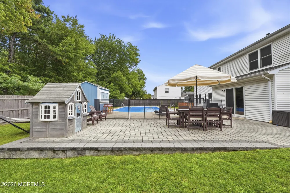 63 Hedgewood Road Howell, NJ 07731
