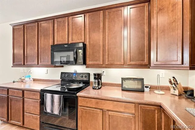 8443 Gladiola Street Arvada, CO 80005