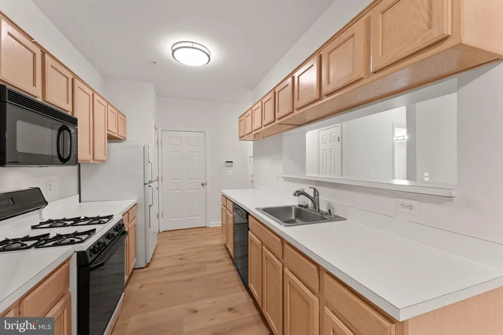 20453 CHESAPEAKE SQUARE #103 Sterling, VA 20165