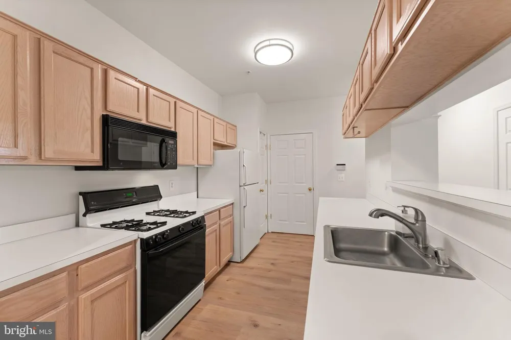 20453 CHESAPEAKE SQUARE #103 Sterling, VA 20165