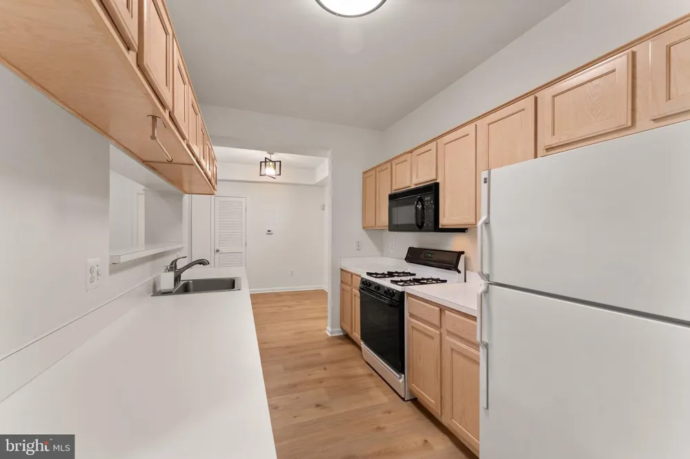 20453 CHESAPEAKE SQUARE #103 Sterling, VA 20165