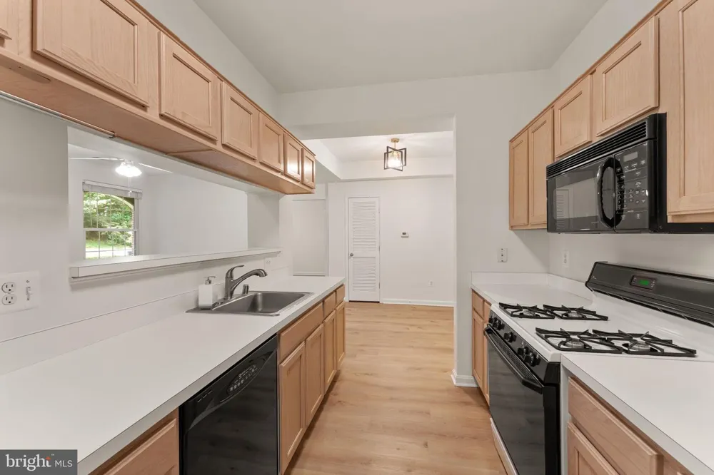 20453 CHESAPEAKE SQUARE #103 Sterling, VA 20165