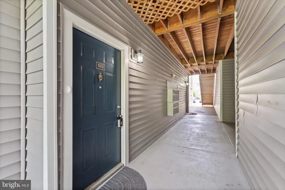 20453 CHESAPEAKE SQUARE #103 Sterling, VA 20165