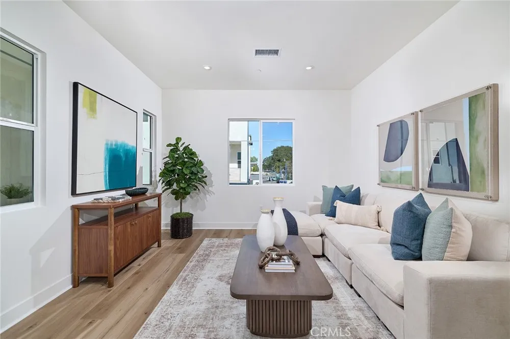 7255 Pointbreak Drive Huntington Beach, CA 92647