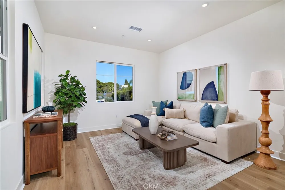 7255 Pointbreak Drive Huntington Beach, CA 92647