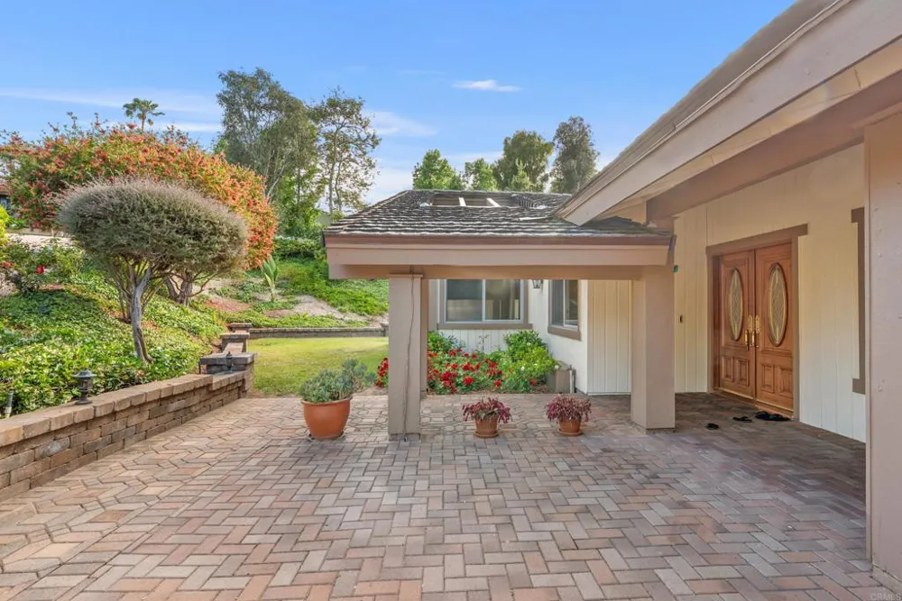 1092 Serena Way San Marcos, CA 92078