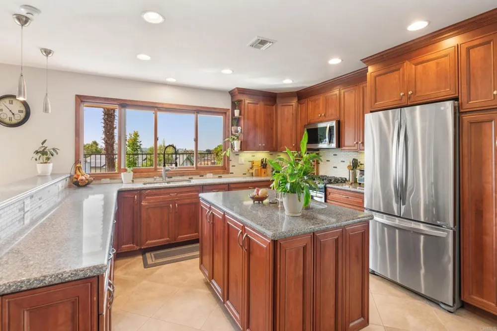 1092 Serena Way San Marcos, CA 92078