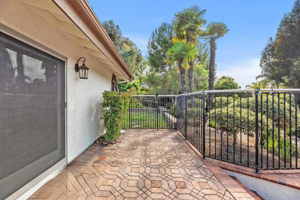 1092 Serena Way San Marcos, CA 92078