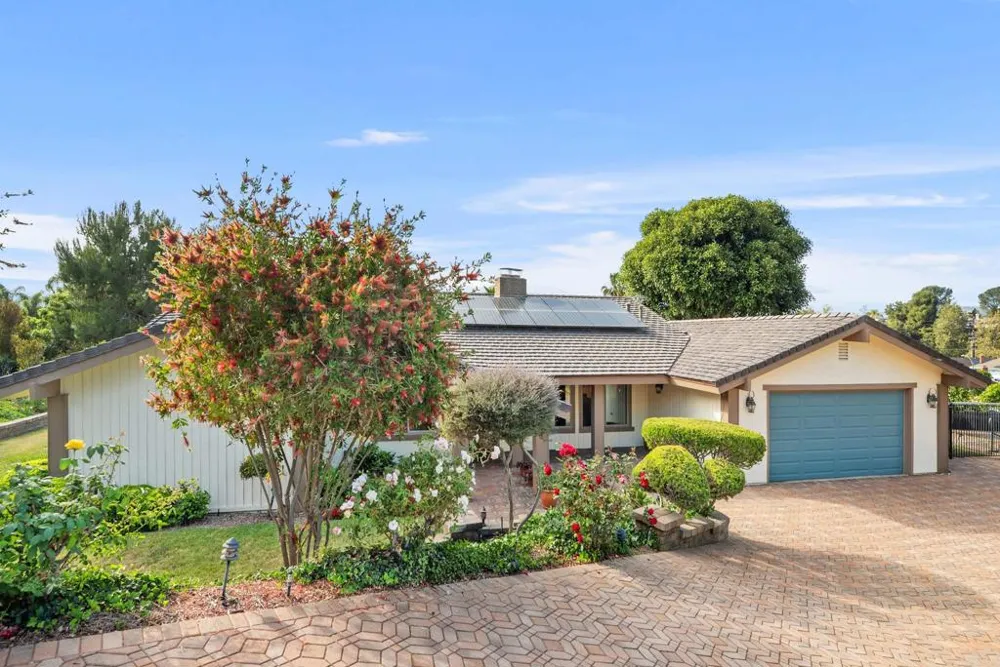 1092 Serena Way San Marcos, CA 92078
