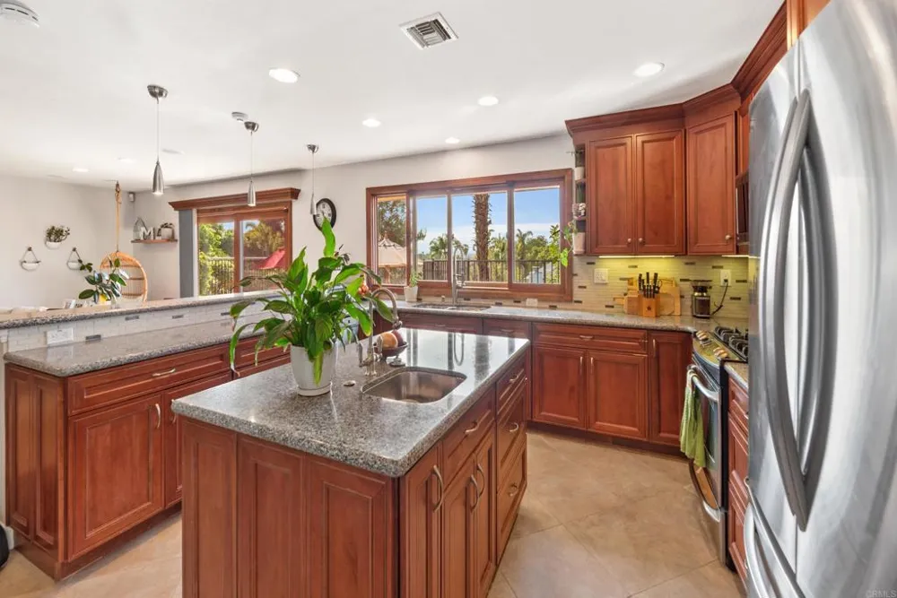 1092 Serena Way San Marcos, CA 92078