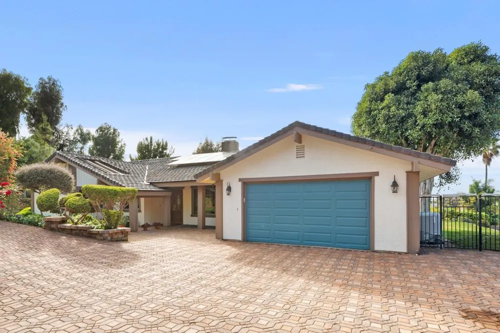 1092 Serena Way San Marcos, CA 92078
