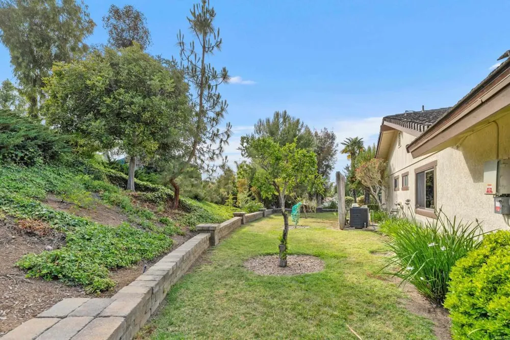 1092 Serena Way San Marcos, CA 92078