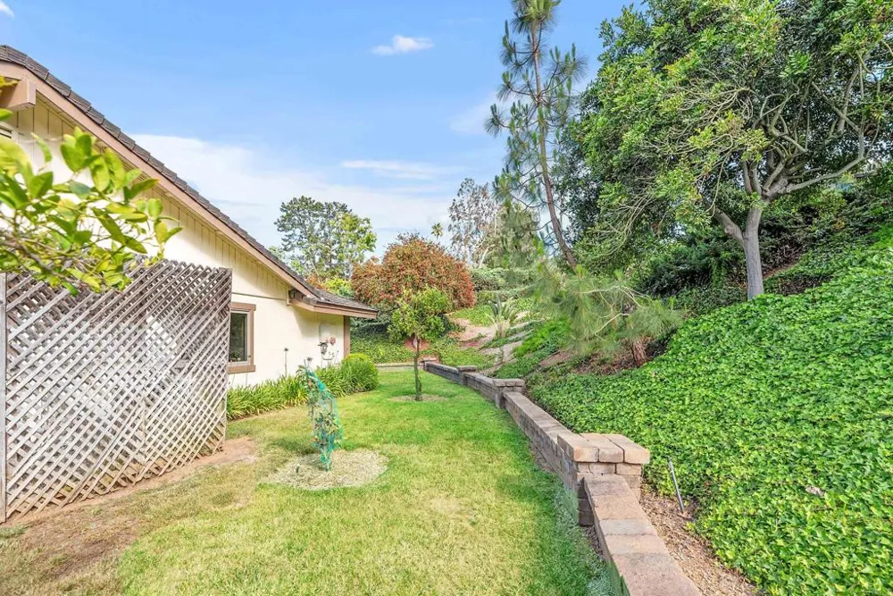 1092 Serena Way San Marcos, CA 92078