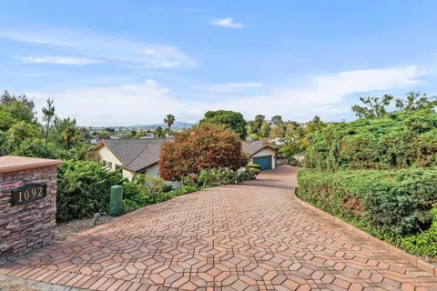 1092 Serena Way