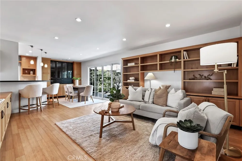 6571 Pickett Garden Grove, CA 92845