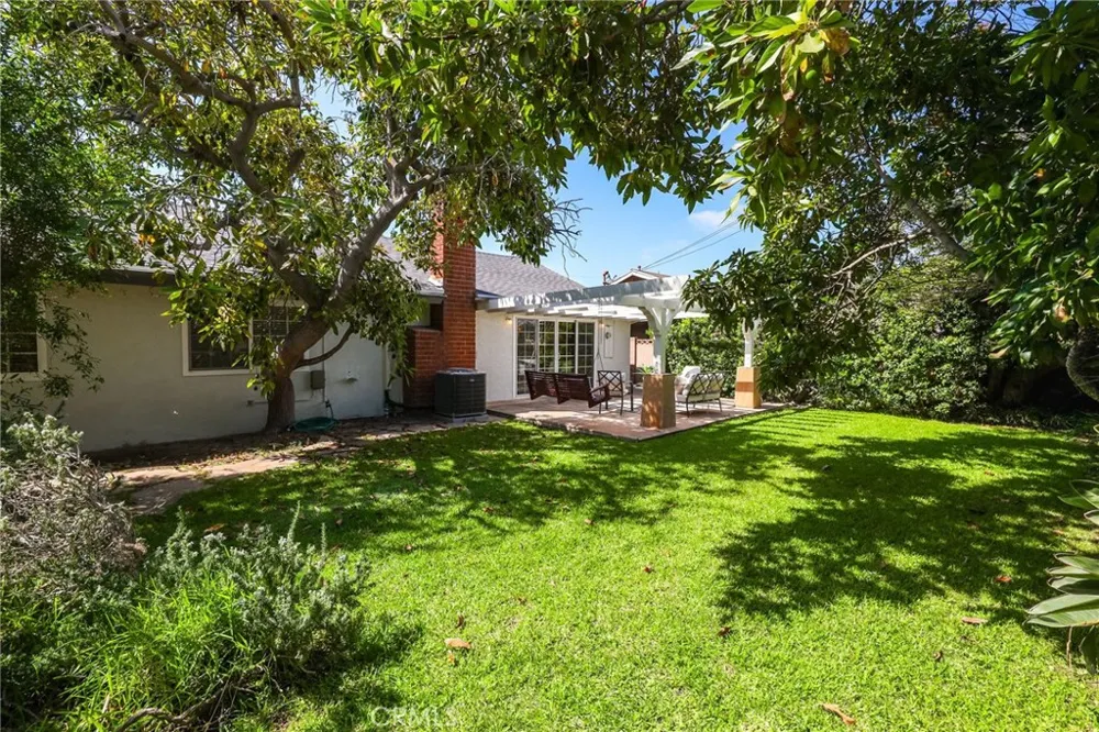6571 Pickett Garden Grove, CA 92845