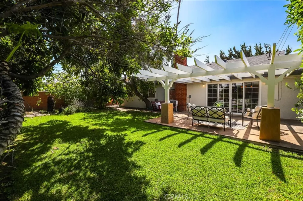 6571 Pickett Garden Grove, CA 92845