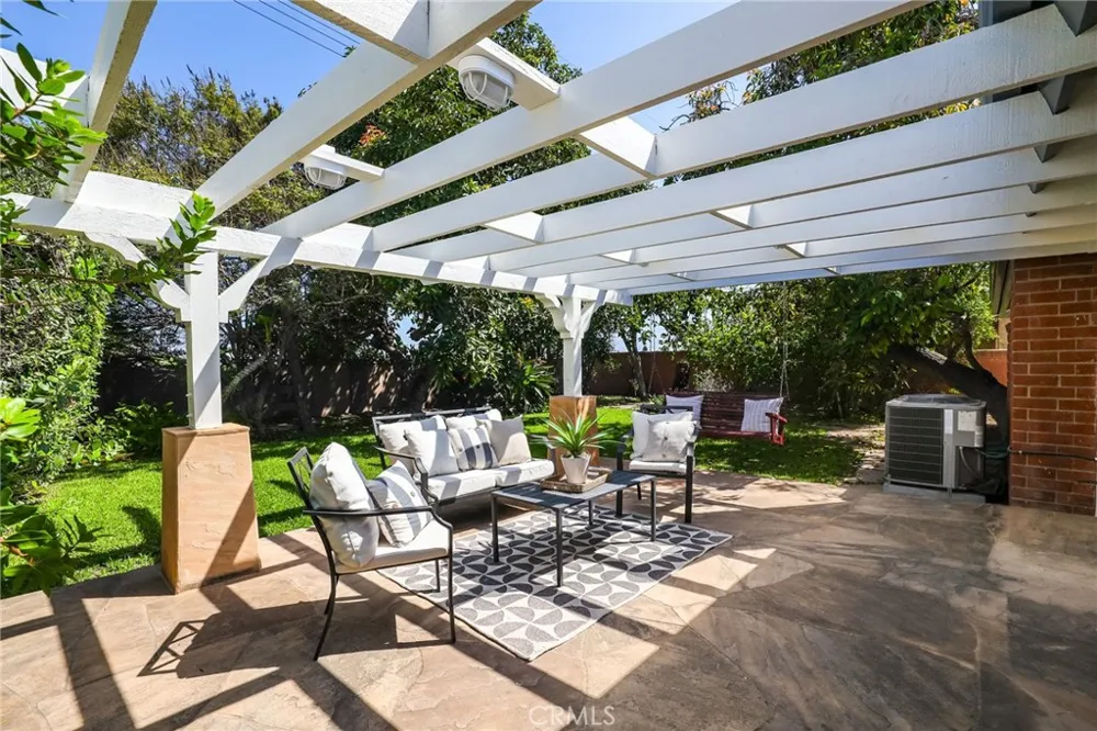 6571 Pickett Garden Grove, CA 92845