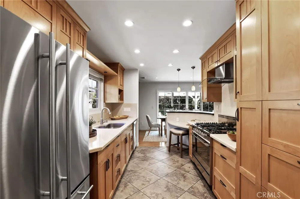 6571 Pickett Garden Grove, CA 92845