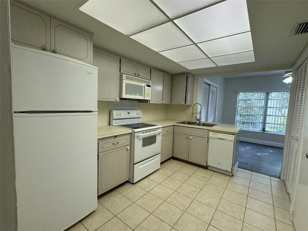 1060 NE 23rd Terrace #2 Pompano Beach, FL 33062