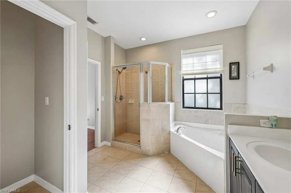 14966 Summit Place Circle Naples, FL 34119