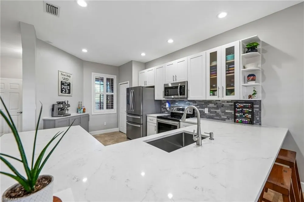 14966 Summit Place Circle Naples, FL 34119