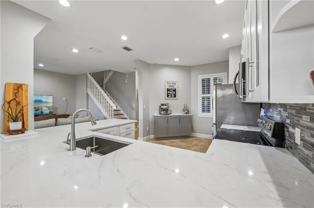 14966 Summit Place Circle Naples, FL 34119