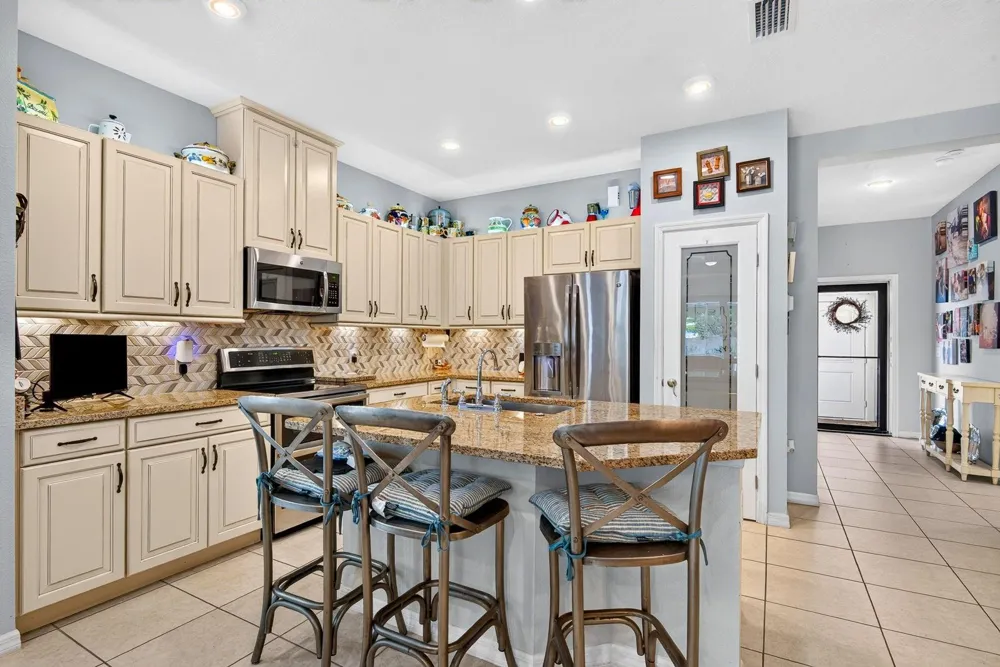 7010 PLAYA BELLA DRIVE Bradenton, FL 34209