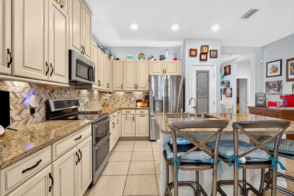 7010 PLAYA BELLA DRIVE Bradenton, FL 34209