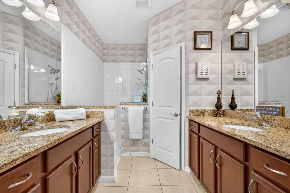 7010 PLAYA BELLA DRIVE Bradenton, FL 34209